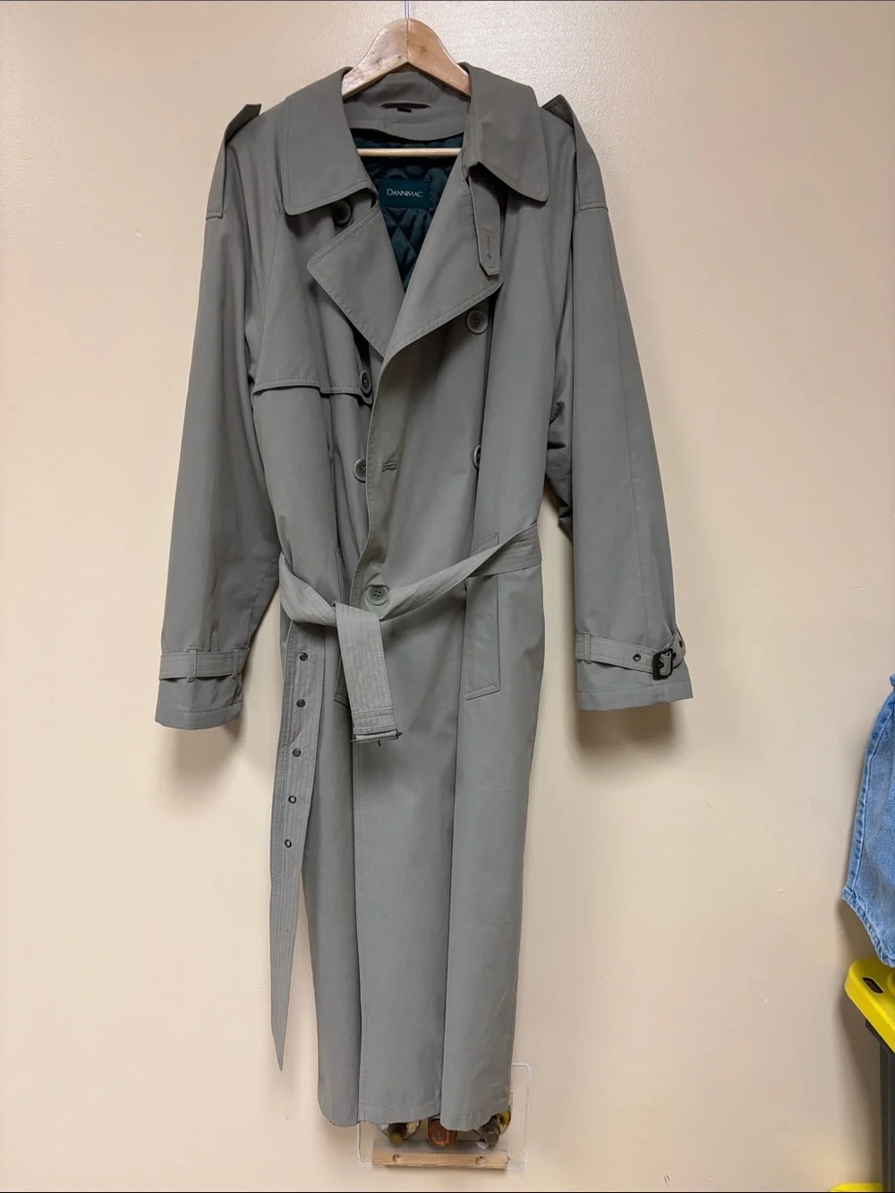 Classic Men's Trench Coat in tan - Picture 1 of 7